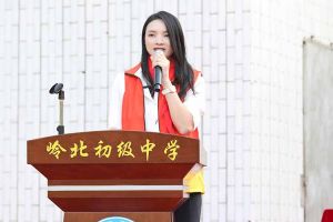 九游（中国）集团陈文舒一行到湛江爱心助学